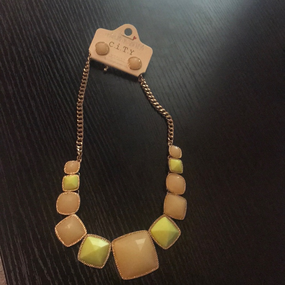 Chain and earrings set